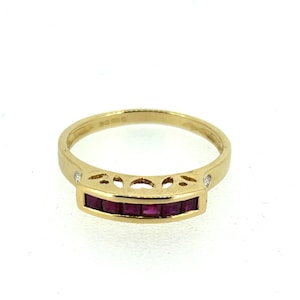 18ct Gold, Ruby and Diamond Ring/1980s/Vintage Ring/Vintage Jewellery/Ruby Ring/Yellow Gold Ring.