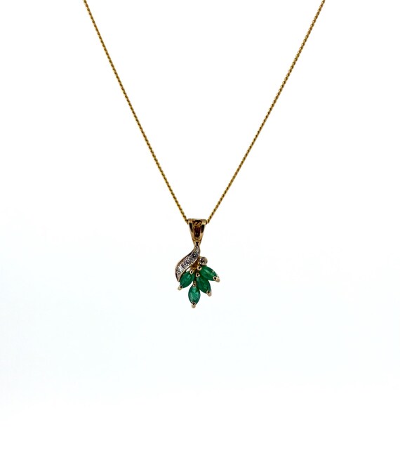 9ct Gold, Emerald & Diamond Necklace/jewellery/9ct yellow gold.