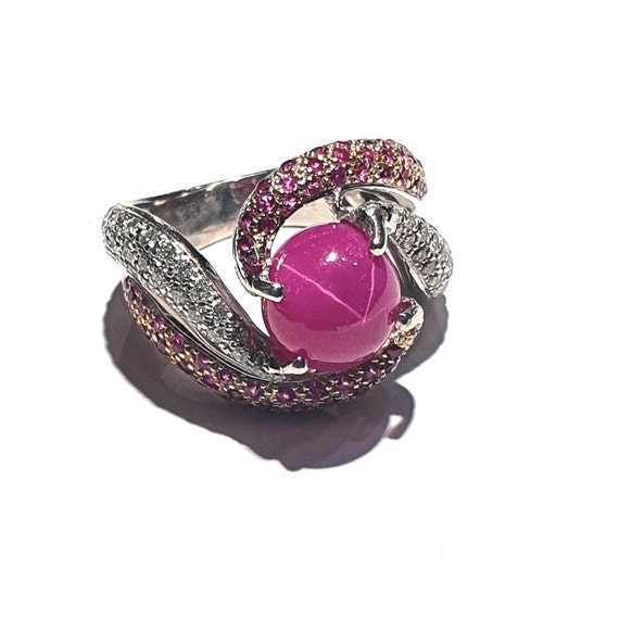 18ct ruby and diamond ring Clearance