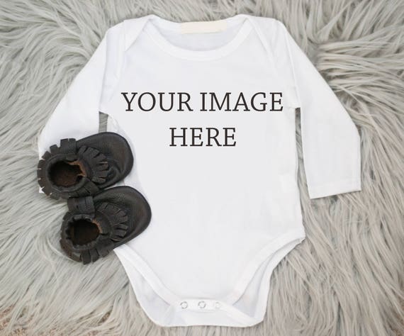 Download White Onesie Mockup Baby Body Suit Mockup Baby Onesie - Free PSD Mockups Brochure