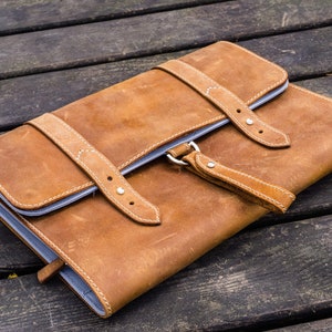 Leather Toiletry / Travel Bag - Crazy Horse Brown