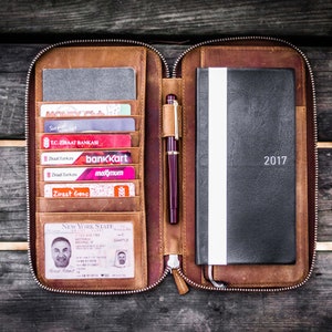 Leather Zippered Hobonichi Weeks Cover - Crazy Horse Brown