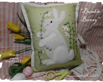 Hase Applikation und Stickmuster Download von Diane Knott Inc