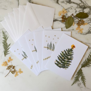Fleurs pressées vacances | Cartes de voeux vierges avec enveloppes en lin blanc | Reproduction imprimée de motifs floraux pressés | 4,5 x 6 po.