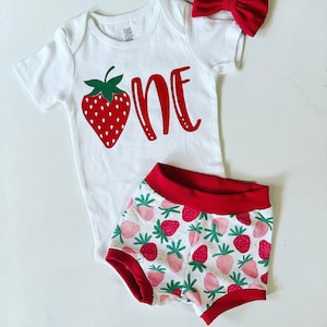 Strawberry First Birthday, Baby Bummie Shorts, strawberry shorts, First birthday girl outfit, baby girl Outfit, strawberry theme, Sweet One