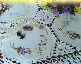 Couronne de fleurs TABLE Topper nappe motif couture X-au point de croix point compté