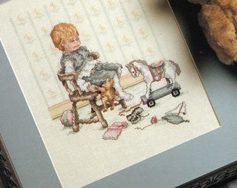 Vintage la moue _ chaise petit garçon dans le coin _ croix X-point point graphique motif à l’aiguille