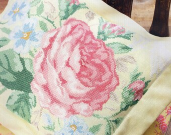 COMING UP ROSES victorien fleur Rose Croix X-point point graphique motif à l’aiguille