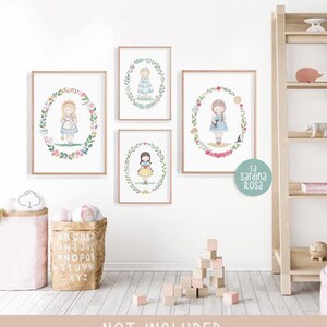May include: Four framed prints of watercolor illustrations of girls in floral wreaths. Each girl is wearing a different dress and has a different hairstyle. The prints are hanging on a white wall. The text "La sardina Rosa" is visible in the bottom right corner.
