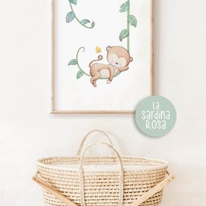 May include: A watercolor illustration of a monkey sleeping on a vine with green leaves. The monkey is brown with a yellow butterfly nearby. The illustration is framed and has the text "La sardina rosa" in a circle below it.