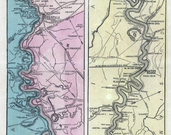 Könnte beinhalten: Eine Vintage-Karte des Mississippi-Flusses von Kairo bis zu seiner Mündung. Die Karte ist in zwei Abschnitte unterteilt, wobei der Fluss durch die Mitte schlängelt. Die Karte ist in Blautönen, Grün, Rosa und Gelb gedruckt, mit Textbeschriftungen für Städte, Dörfer und Sehenswürdigkeiten entlang des Flusses.