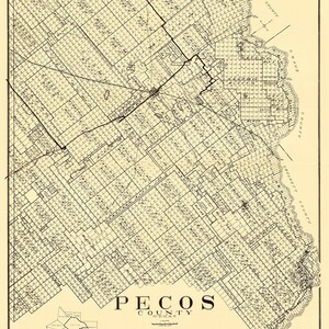 Peut inclure: Une carte vintage du comté de Pecos, au Texas, montrant l'emplacement des puits de pétrole et de gaz, des puits secs et des puits d'eau. La carte est divisée en sections avec des numéros et des lettres. La carte est imprimée sur un fond crème avec des lignes noires et du texte.