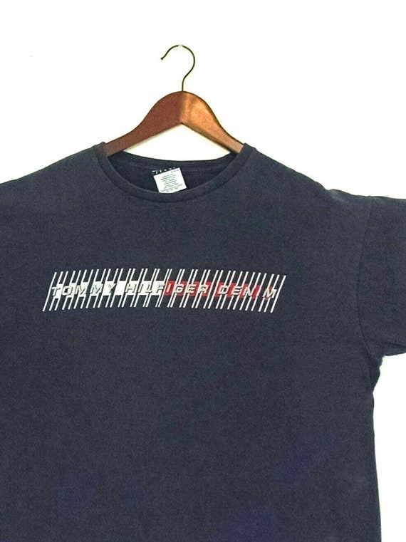 Vintage Tommy Hilfiger logo distressed t-shirt //… - image 3