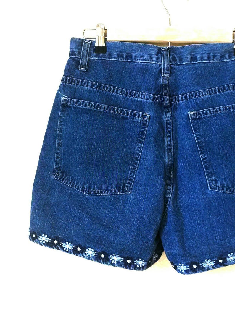 Vintage 1990s high waist mom jeans flower patch trim denim jean shorts