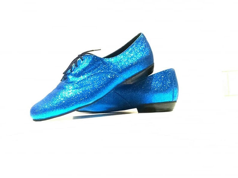 Vintage 1980s blue glitter sparkle tie up oxford shoes