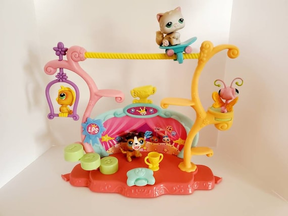 Littlest Pet Shop Is Back! See Who Hasbro Has Tapped to Help Restart the  Brand - Gifts & Decorative Accessories