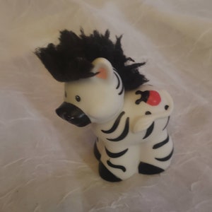 Fisher Preis kleine Menschen Zebra mit Marienkäfer auf Rücken Touch und Gefühl