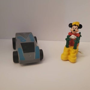 vintage Burger King 1980s Kids Club Toys - Aero Pullback Car et Disney Minnie Mouse Wind up Train