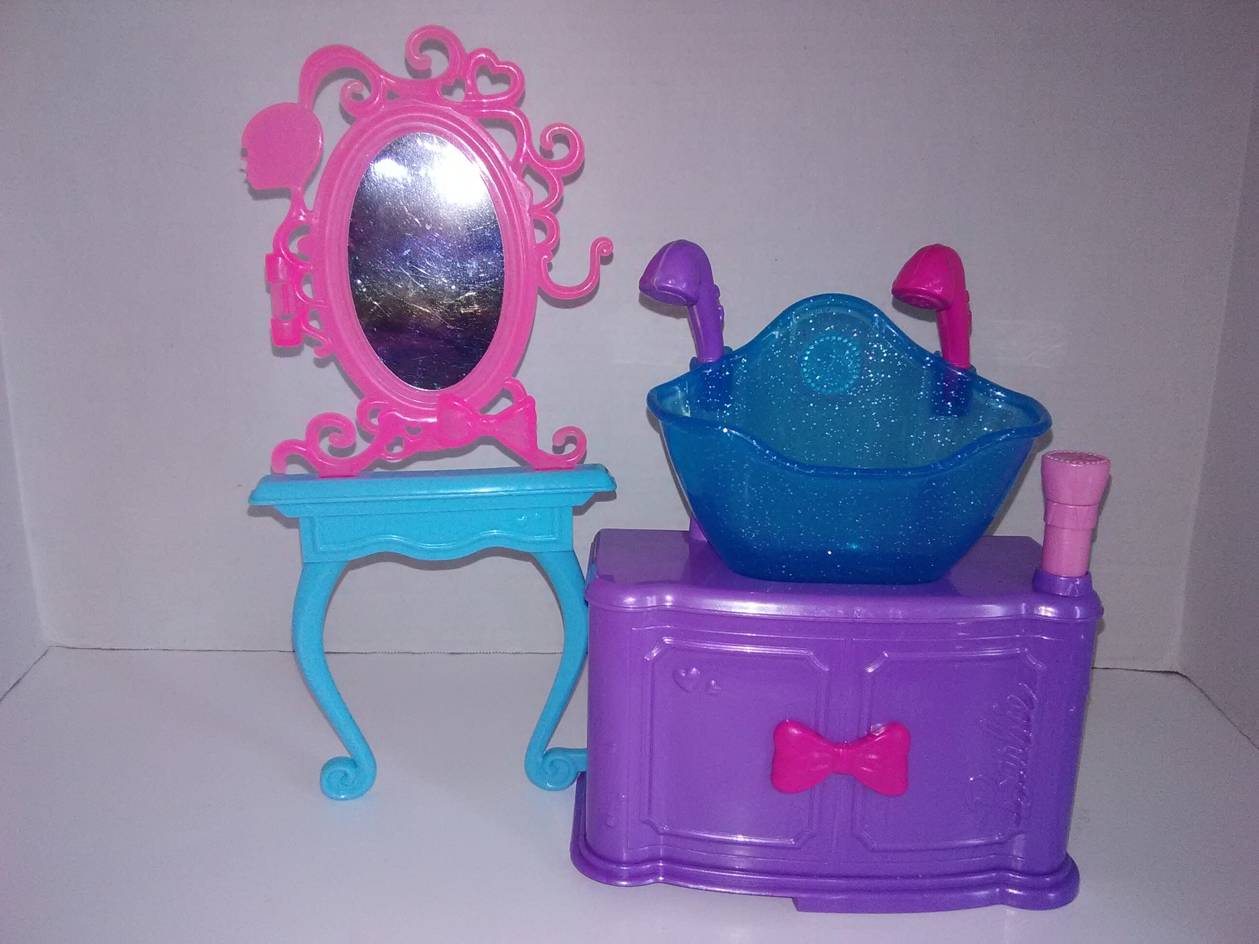 Hair Salon Sink for sale Only 4 left at 60