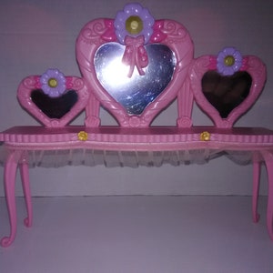 Barbie 12 Dancing Princesses Vanity Table - Mattel 2005 Great Condition