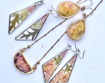 Custom Bridal Bouquet Jewelry: Pressed Flower Keepsake Necklace & Earrings