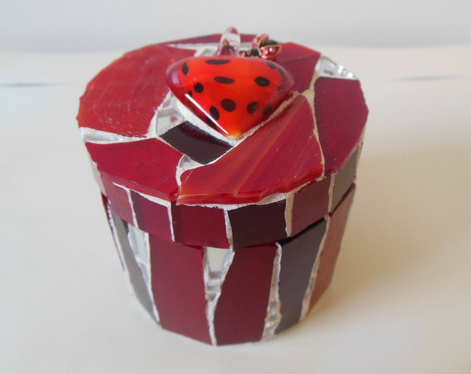 Mosaic Red Stained Glass and Mirror Large Round Trinket, Jewelry, Gift Box With a Blown Glass Leopard Heart and Sparkling Lady Bug Charm