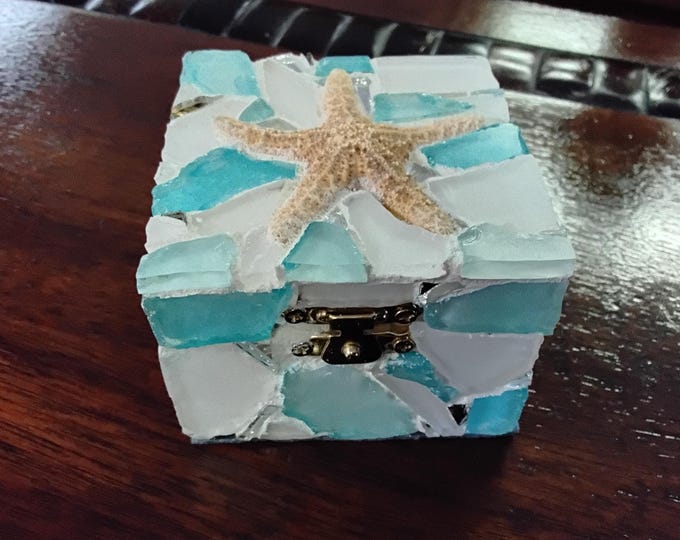 Beachy Mosaic Blue and White Sea glass and Mirror Jewelry, Trinket, Keepsake, Square Hinged Ring Box with a Natural Star Fish on Top