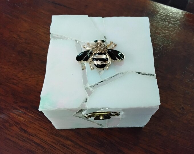 Mosaic White Stained Glass and Mirror Jewelry, Trinket, Keepsake, Square, Hinged Box with a Gold Plated, Rhinestone and Enamel Bee on Top