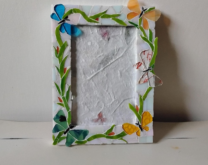 Mosaic Stained and Art Glass Hanging or Standing, Horizontal or Vertical 4-inch x 6-inch Butterfly Frame with Glass