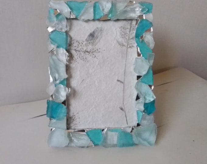Handcrafted Mosaic Teal and Clear Seaglass and Mirror 4-inch x 6-inch Hanging or Standing, Vertical or Horizontal Frame with Glass