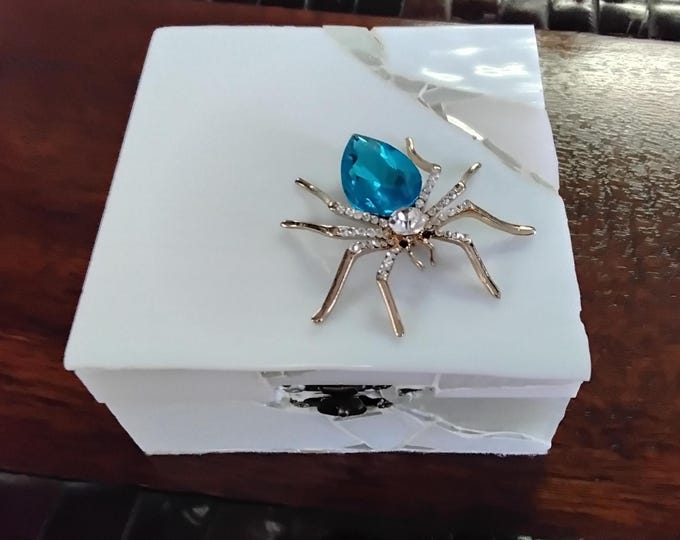 Mosaic White Stained Glass and Mirror Square Hinged Jewelry, Trinket, Keepsake, Box with a Large Silver Plated Sapphire Glass Spider on Top