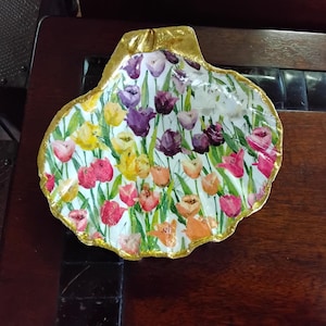 Multicolored Tulips, Lacquered Extra Large Clam Shell Gathering Dish, Keepsake, Jewelry, Trinkets, Rings, Keys, Key Faub, Etc.