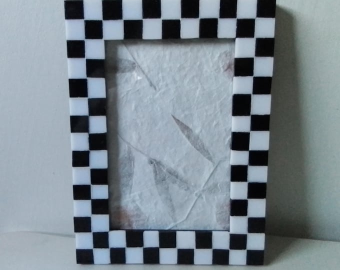 Mosaic Checkered/Checkerboard Black and White Stained Glass 4 x 6 Inch Hanging or Tabletop, Horizontal or Vertical Frame With Glass
