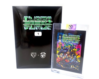 Può includere: Una copertina di fumetto nera e verde con il titolo "Cyber Force #1" in una custodia protettiva di plastica trasparente. La copertina del fumetto presenta un gruppo di personaggi in una scena di battaglia.