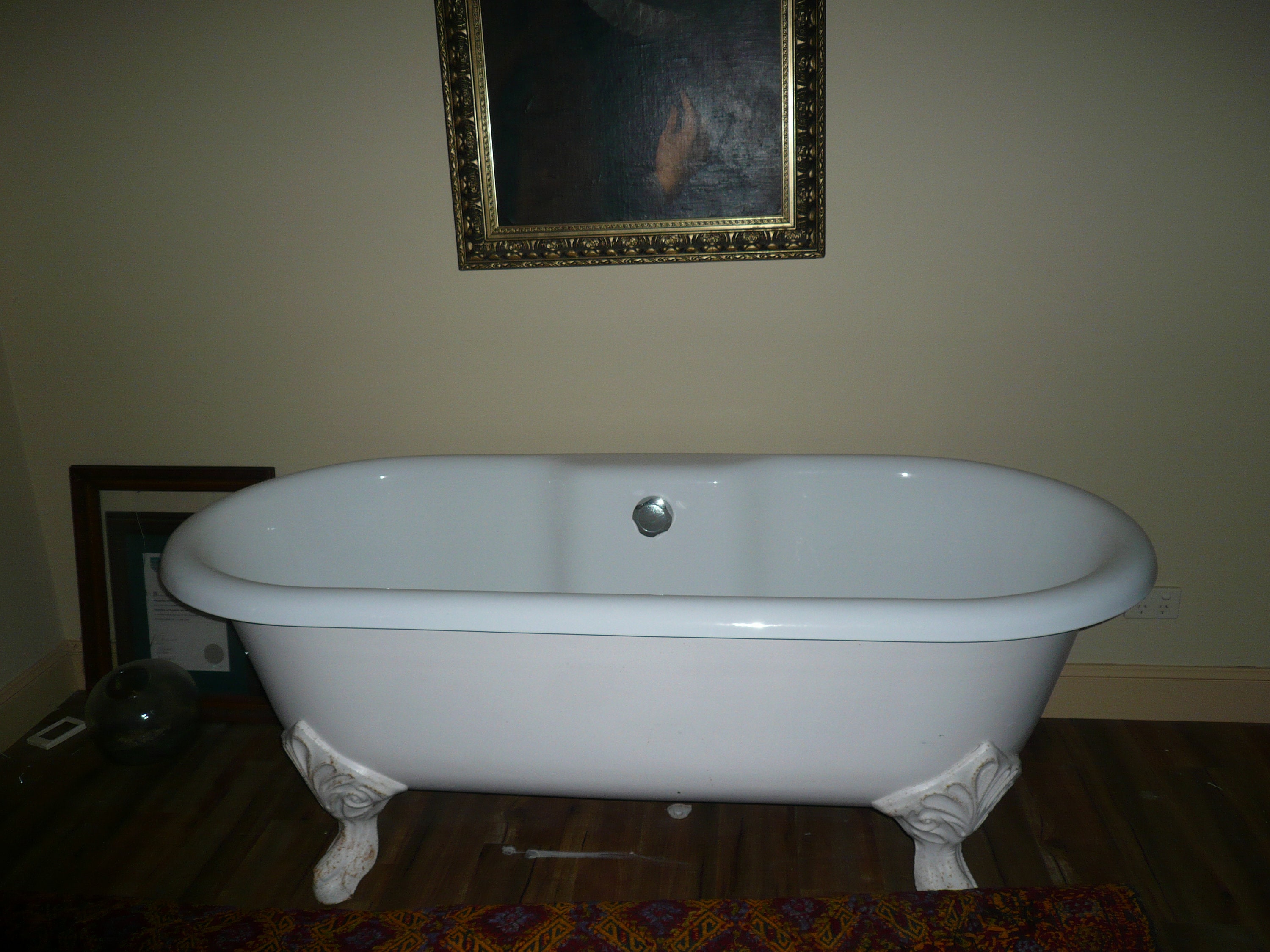 Original Victorian antique claw foot cast iron bathtub. Etsy