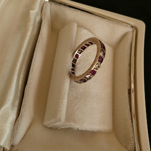 Antique 9ct full eternity ruby clear spinel solid gold ring