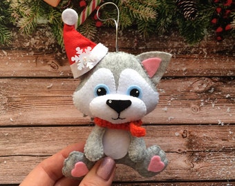 Felt wolf ornament-Felt Christmas ornament-Gray wolf ornament-Woodland animal ornament-Cute wolf ornament-Handmade Christmas ornament