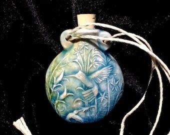 Kolibri Halskette/Kolibri Schmuck/Vogel Halskette/Hanf Halskette/Hanf Schmuck/Vogel Schmuck/Kolibri/Vögel/Keramik Flasche Anhänger