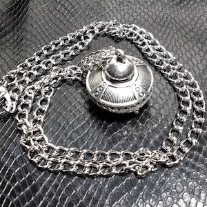 UFO Necklace/Spacecraft Necklace/Spaceship Necklace/Galaxy/UFO Locket/Alien Necklace/Flying Saucer Necklace/Flying Object/Spaceship Necklace