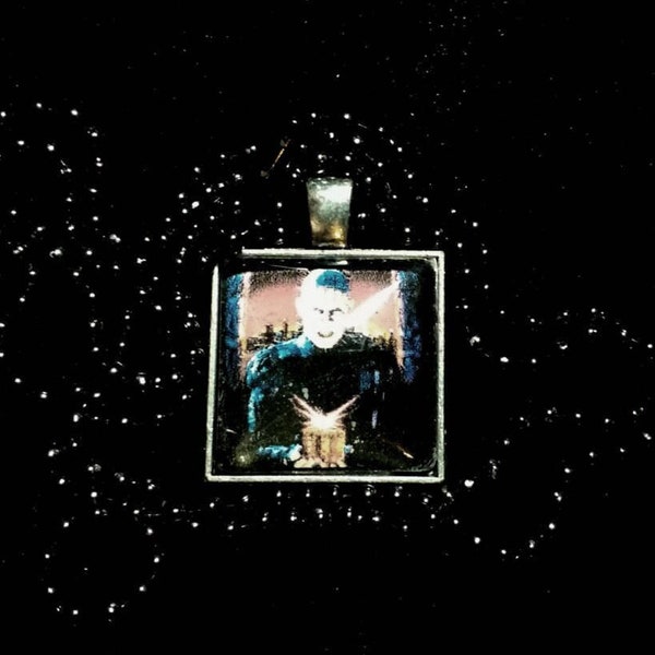 Pinhead Necklace/Pinhead Holding Puzzle Box Pendant Hellraiser Necklace/Puzzle Box Necklace/Horror Jewelry/Hellraiser/Horror Film/Pinhead