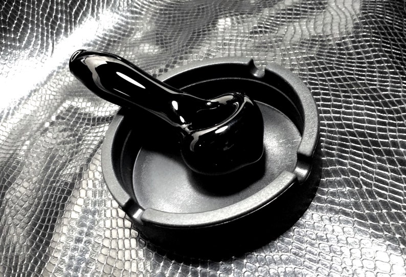 Black Pipe /& Silicone Ashtray SetGlass PipesSilicone AshtrayObsidian PipeGlass Pipe SetSmoking AccessoriesSmoking PipesGlass Bowls