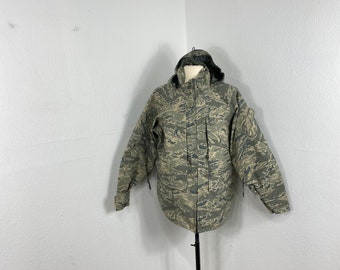 Analiza Mk Current Militaria 01 Now Militaria Ecwcs Cold Weather Parka Us Made Large Regular Gore Tex Universal Camo