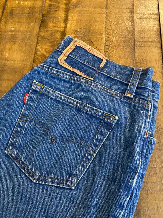 80s vintage womens levis 501  jeans denim pants b… - image 2