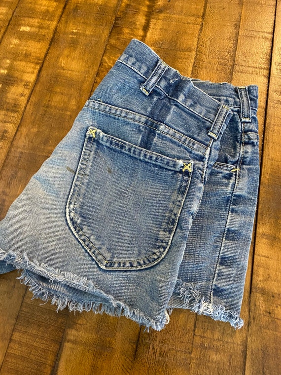 70s vintage Lee cut off denim shorts jeans short … - image 4