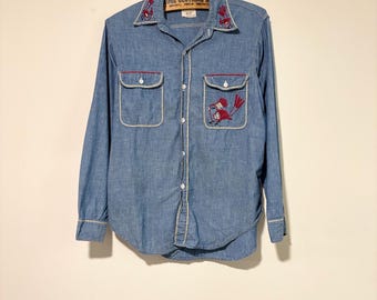 Vintage chambray overhemd uit de jaren 70 met borduursels in hippiestijl 541862