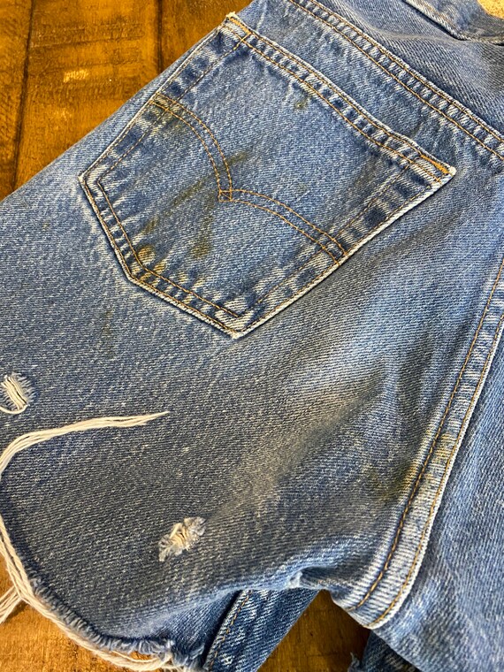 90s vintage levis 501 cut off denim shorts jeans … - image 4