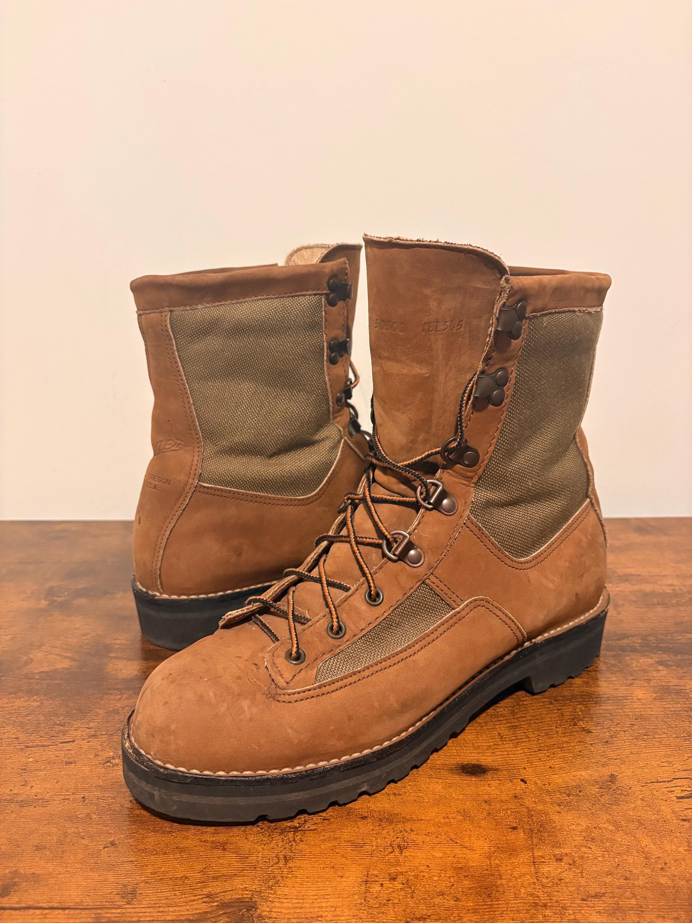 Vintage Danner Leather Lace Up Hiking Boots in Brown -  Size 7 Danner Mt Light Boots for Hiking in Washington main image 3