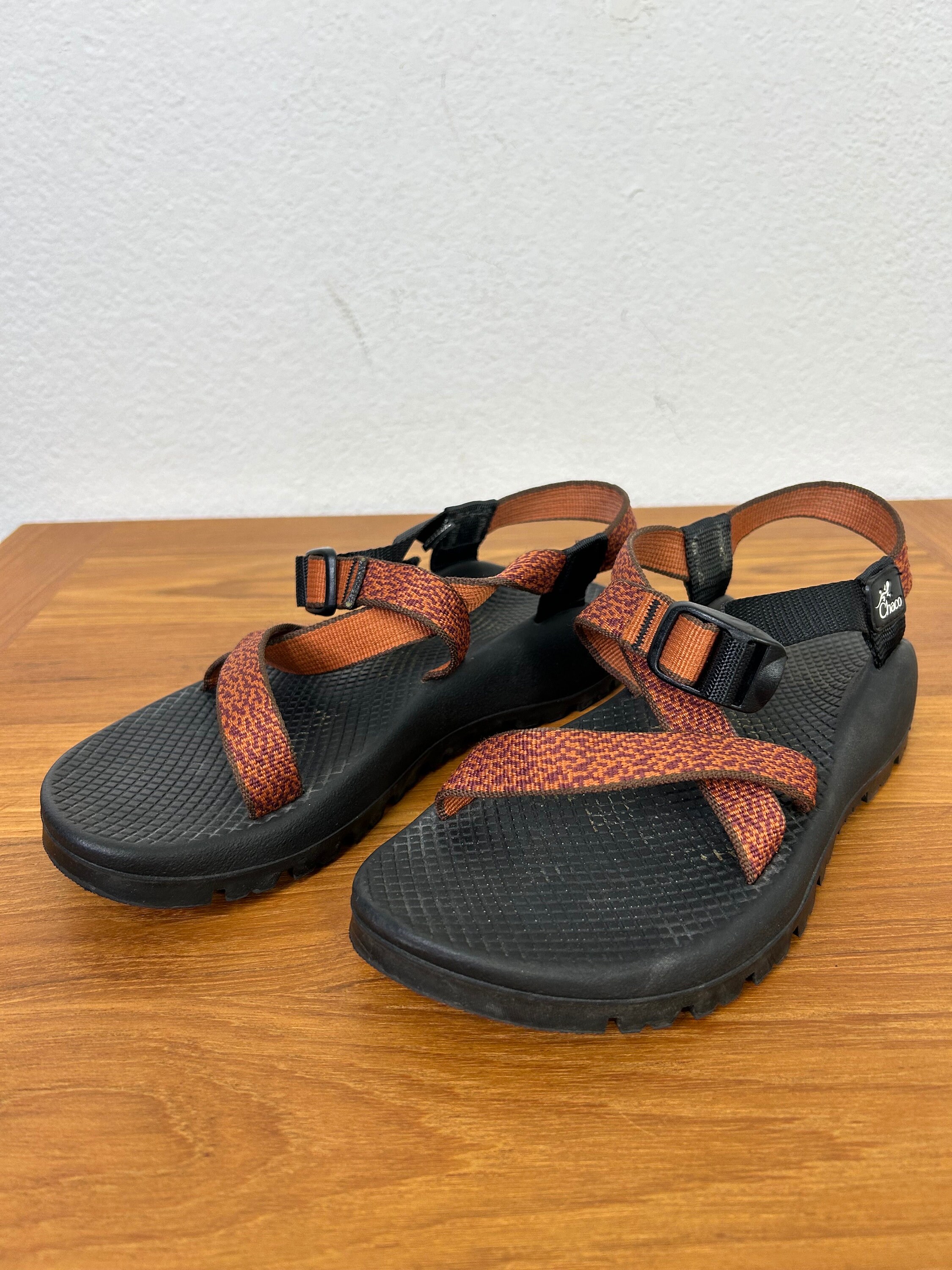 Mens chacos best sale shoes