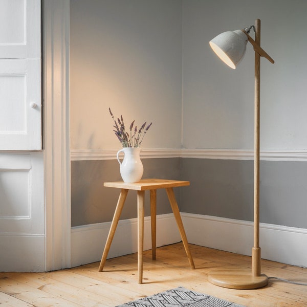 Element Floor lamp in Solid Oak Wood and Ceramic