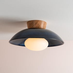 Blue Dawn verzonken plafondlamp van keramiek en eikenhout